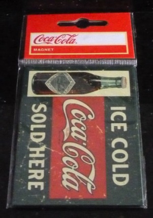9375-10 € 2,50 coca cola ijzeren magneet 9x6,5 cm